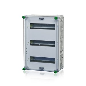 Ein hohes Polycarbonat-Verteilergehäuse, dahinter ist ein transparenter Hintergrund.