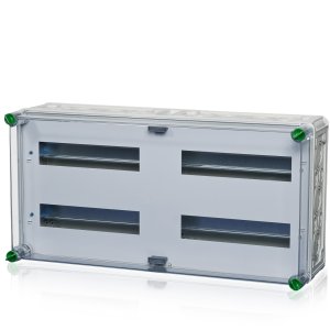 Ein Verteilergehäuse aus Polycarbonat für Reiheneinbaugeräte, dahinter ein transparenter Hintergrund.