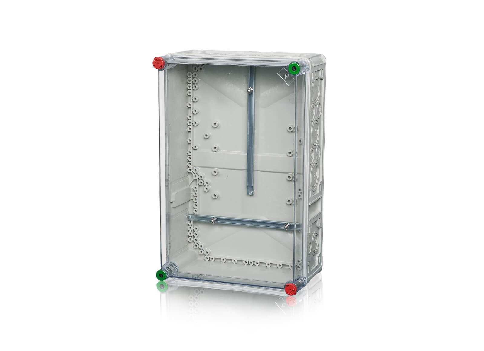 Ein Zählergehäuse aus Polycarbonat mit Werkzeugverschluss und dahinter einem transparenten Hintergrund.