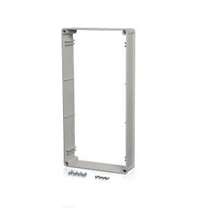 Ein Zwischenrahmen aus Polycarbonat und mit den Maßen 30 x 60 cm, hinter einem transparenten Hintergrund.